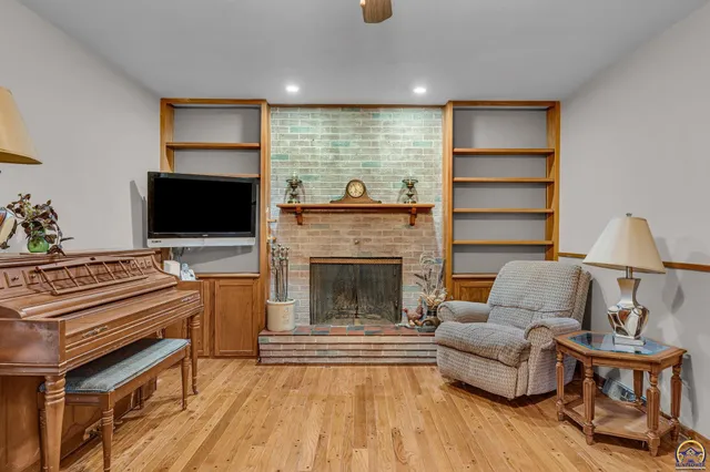 $287,000 | 3007 Southeast Starlite Drive, Topeka, KS 66605