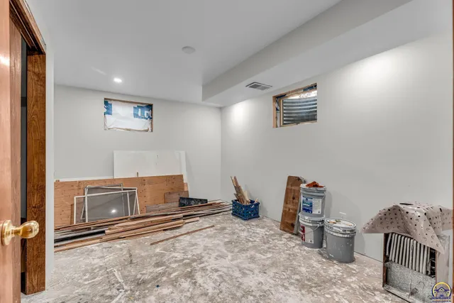 $287,000 | 3007 Southeast Starlite Drive, Topeka, KS 66605