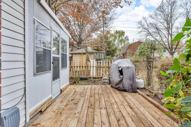 $287,000 | 3007 Southeast Starlite Drive, Topeka, KS 66605