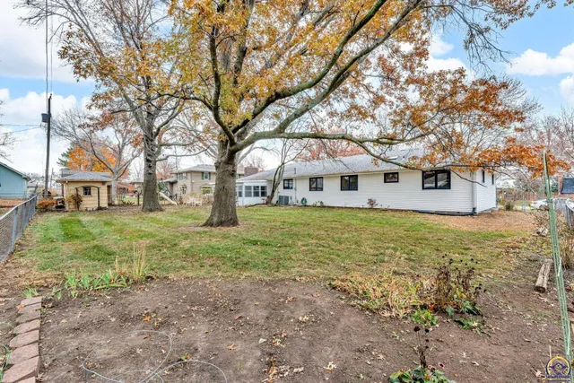 $287,000 | 3007 Southeast Starlite Drive, Topeka, KS 66605