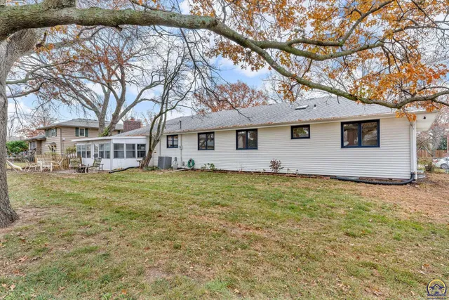 $287,000 | 3007 Southeast Starlite Drive, Topeka, KS 66605