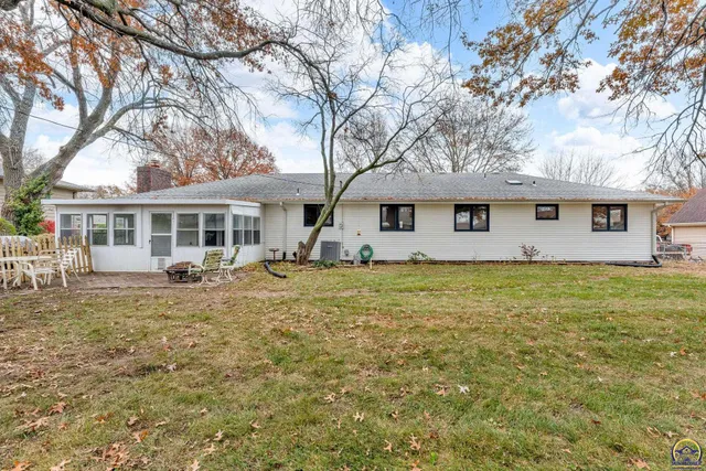 $287,000 | 3007 Southeast Starlite Drive, Topeka, KS 66605