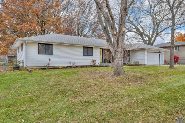 $287,000 | 3007 Southeast Starlite Drive, Topeka, KS 66605