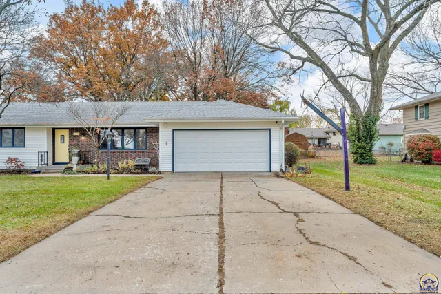 $287,000 | 3007 Southeast Starlite Drive, Topeka, KS 66605