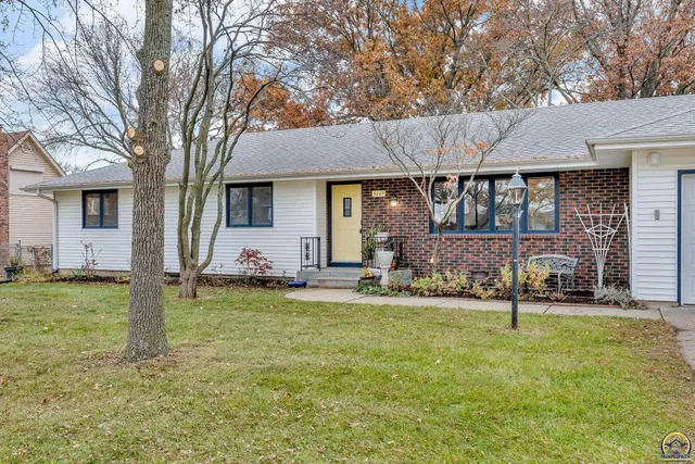 $287,000 | 3007 Southeast Starlite Drive, Topeka, KS 66605