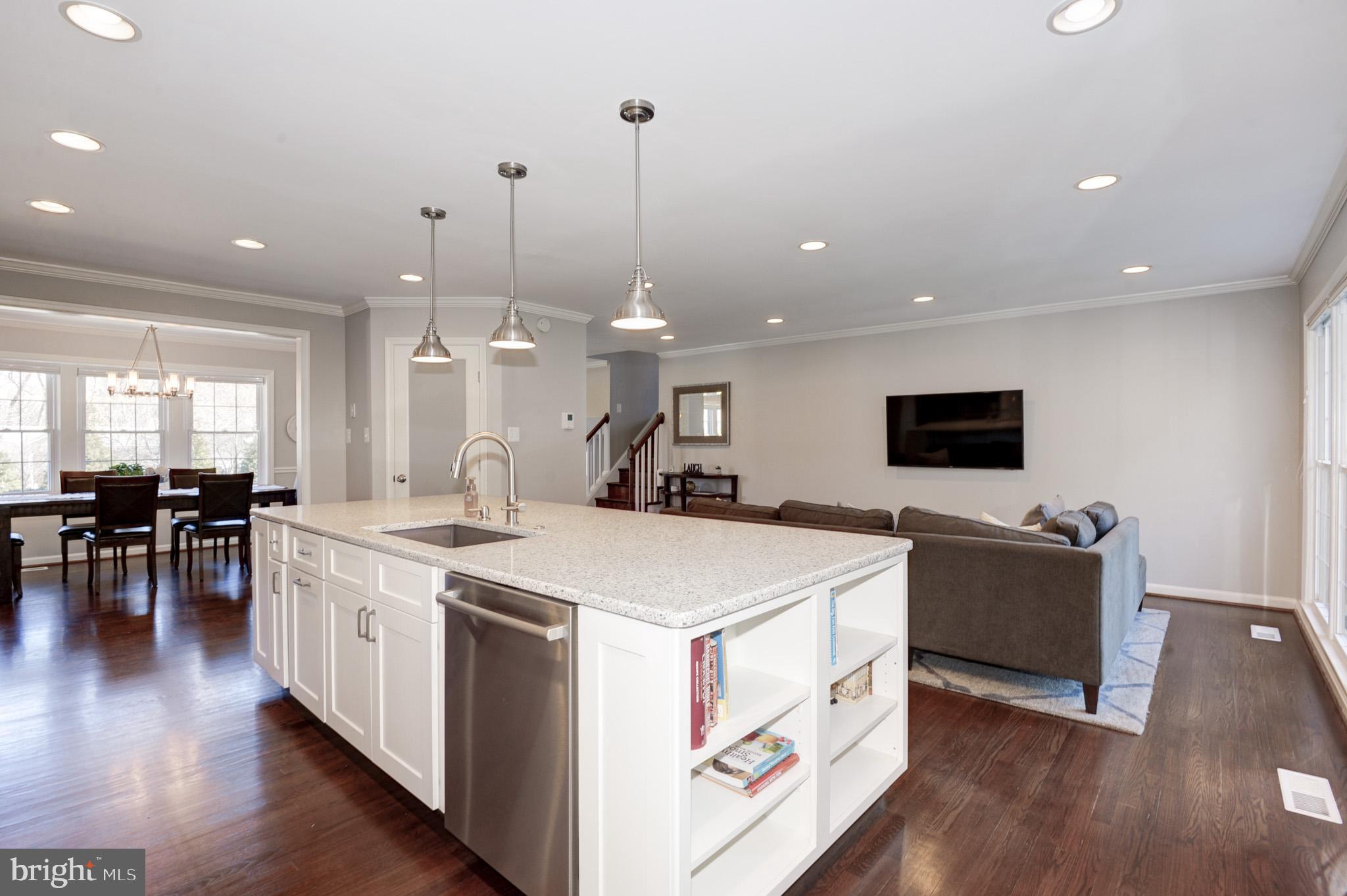 9905 Vale Road Vienna, VA 22181 - Photo 12 of 59 Gallery Image 12