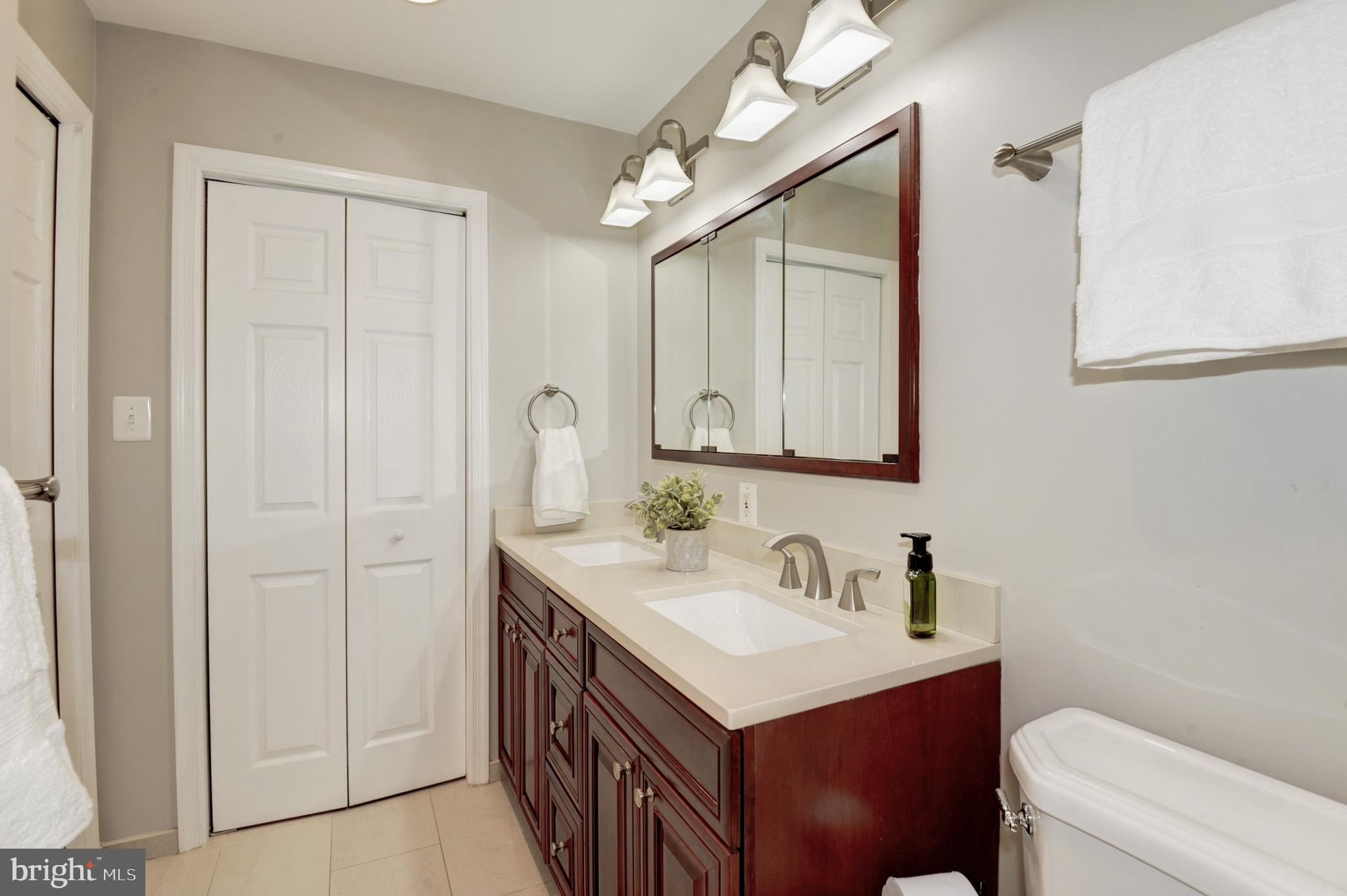9905 Vale Road Vienna, VA 22181 - Photo 25 of 59 Gallery Image 25