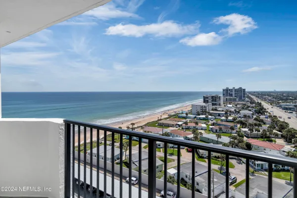 $299,000 | 1415 Ocean Shore Boulevard, Unit M120, Ormond Beach, FL 32176