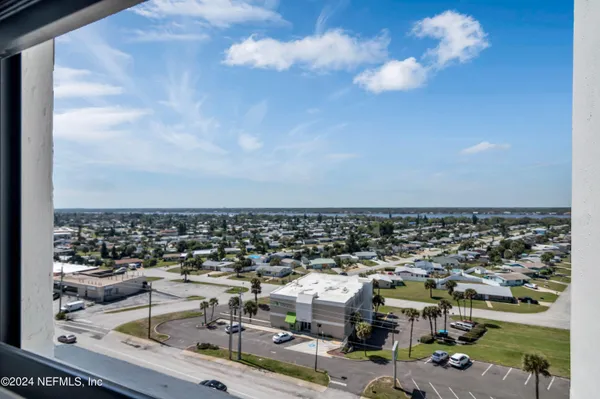 $299,000 | 1415 Ocean Shore Boulevard, Unit M120, Ormond Beach, FL 32176