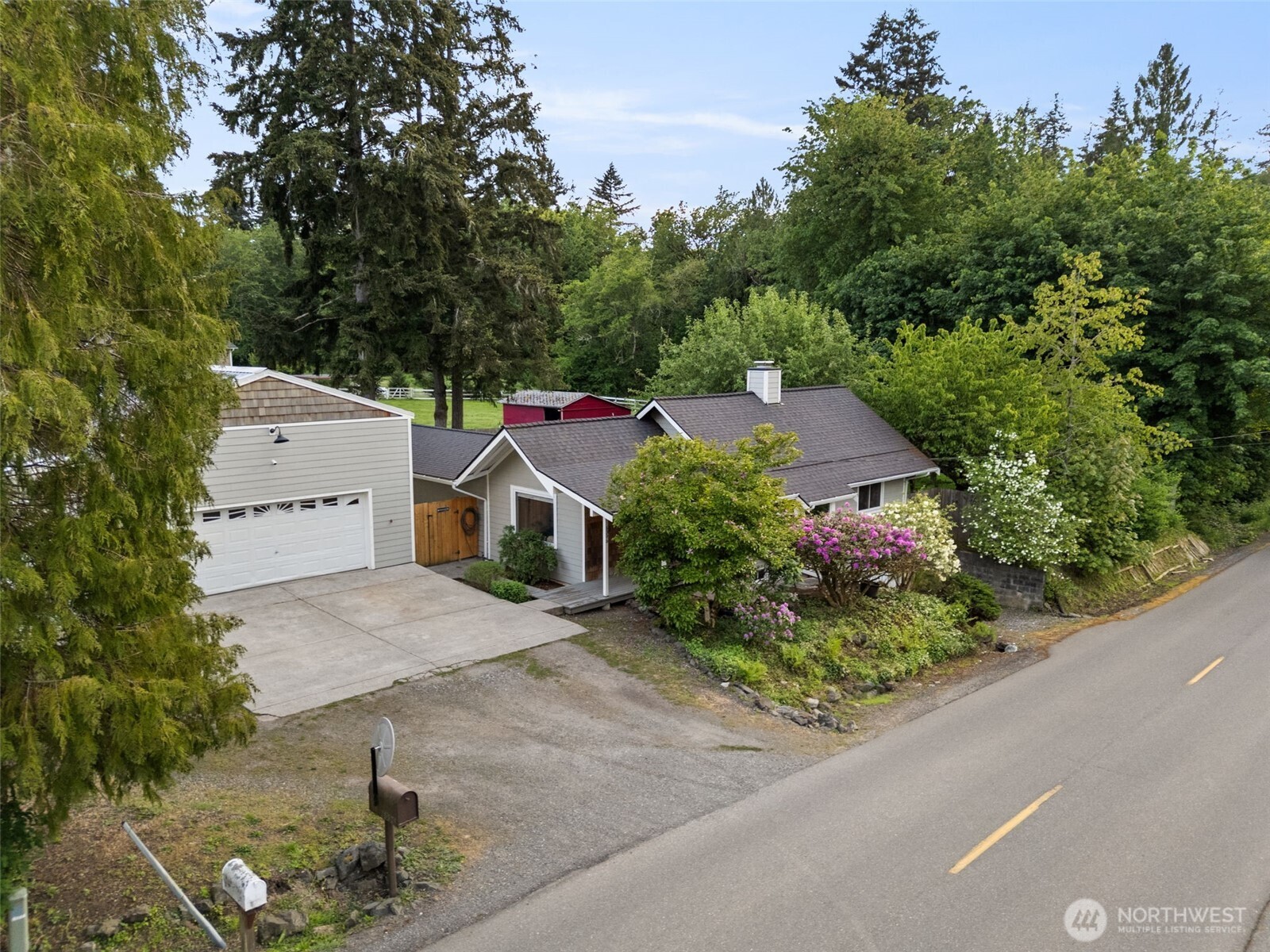 6096 East Collins Road Port Orchard, WA 98366 - Photo 2 of 40