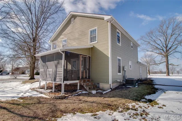 $120,000 | 213 West Alton Street, Bunker Hill, IL 62014
