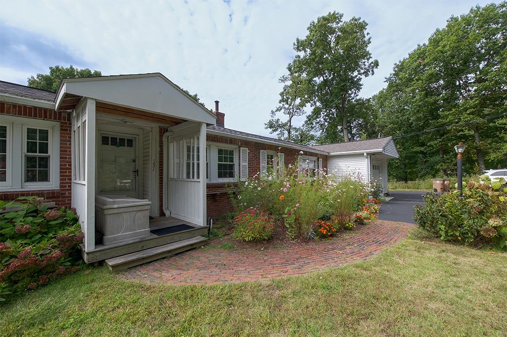 151 Main Street Atkinson, NH 03811 - Photo 7 of 46