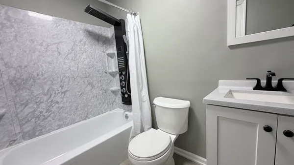 $2,650 | 721 Sunfish Point, Schaumburg, IL 60194