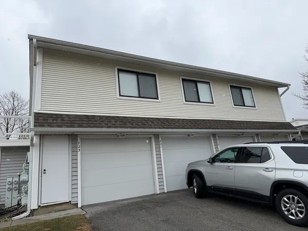 $2,650 | 721 Sunfish Point, Schaumburg, IL 60194