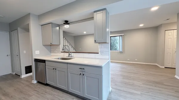 $2,650 | 721 Sunfish Point, Schaumburg, IL 60194