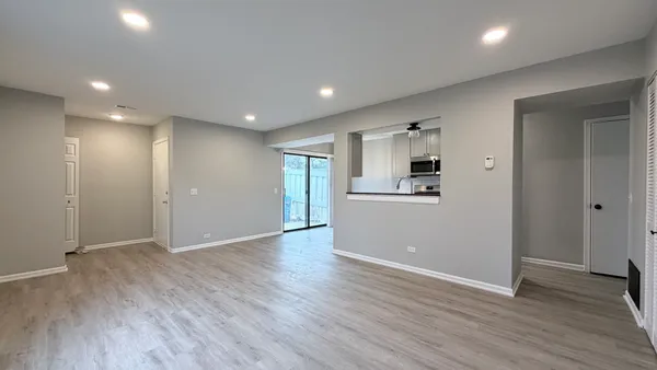 $2,650 | 721 Sunfish Point, Schaumburg, IL 60194