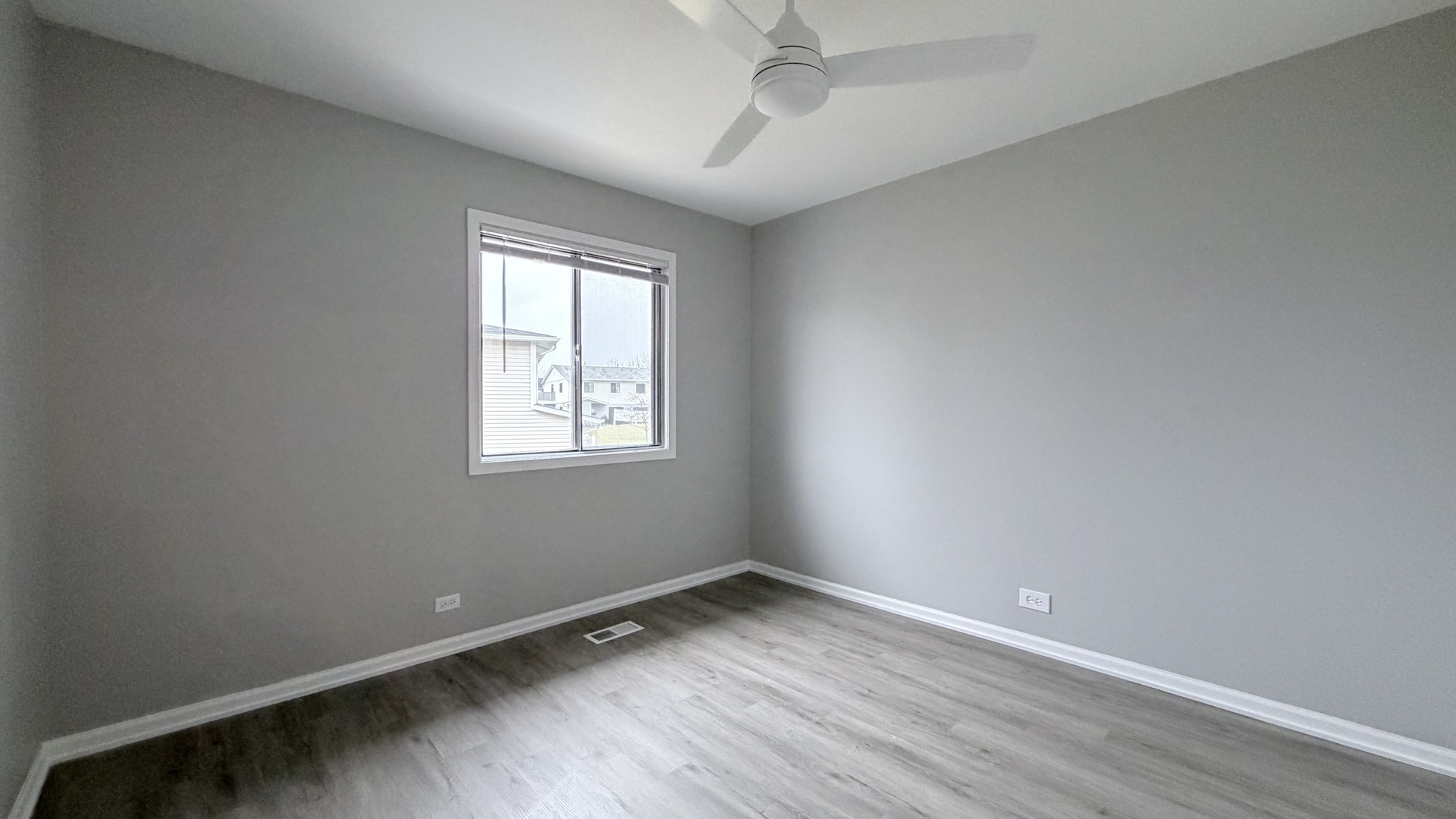 721 Sunfish Point Schaumburg, IL 60194 - Photo 9 of 17