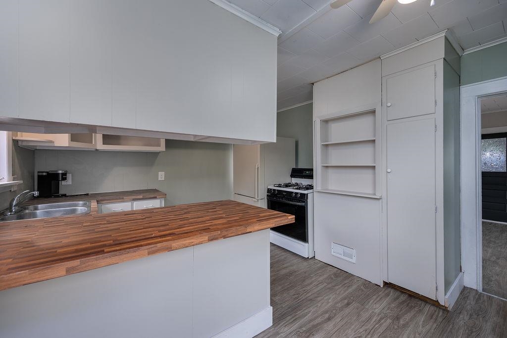 200 North Rutland Avenue Brooklyn, WI 53521 - Photo 12 of 35 Gallery Image 12