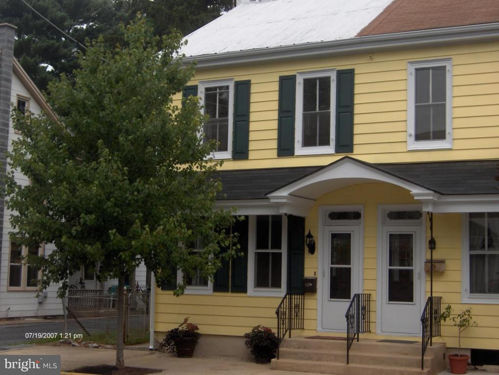 135 South Spruce Street Lititz, PA 17543 - Photo 1 of 6 Gallery Image 1
