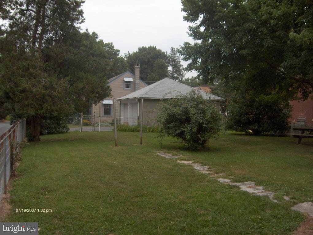 135 South Spruce Street Lititz, PA 17543 - Photo 6 of 6 Gallery Image 6