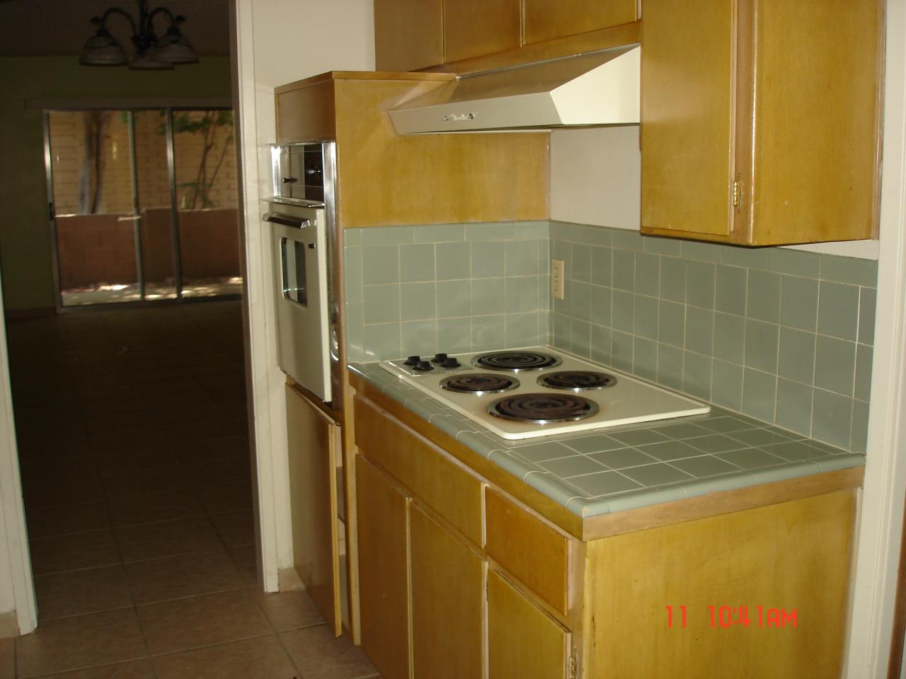 1107 West Osborn Road, Unit 106 Phoenix, AZ 85013 - Photo 2 of 5 kitchen