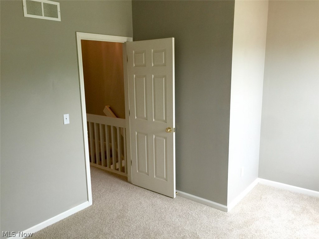 1375 Meadow Run Akron, OH 44321 - Photo 11 of 21