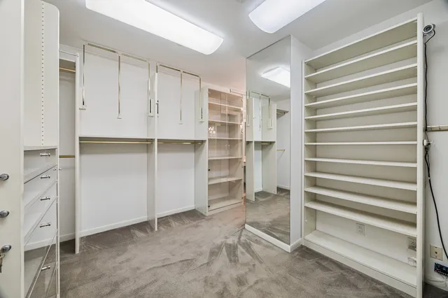 $1,995,000 | 1100 Uptown Park Boulevard, Unit 102, Houston, TX 77056