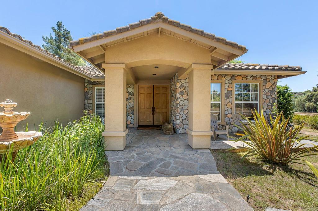 2445 Southern Oak Road Ramona, CA 92065 - Photo 3 of 60