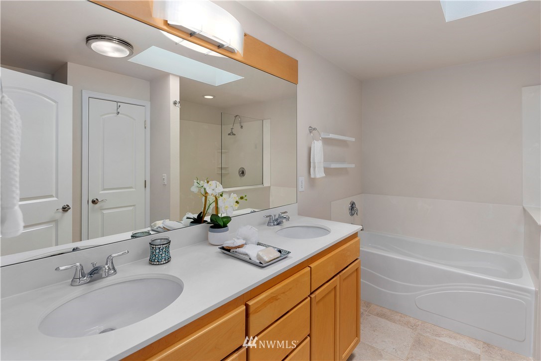 7805 218th Street Southwest, Unit F Edmonds, WA 98026 - Photo 21 of 24 Gallery Image 21