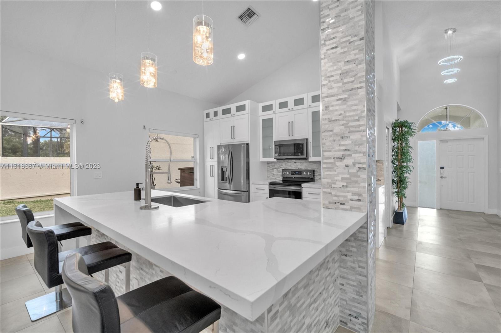 11008 La Salinas Circle Boca Raton, FL 33428 - Photo 3 of 29