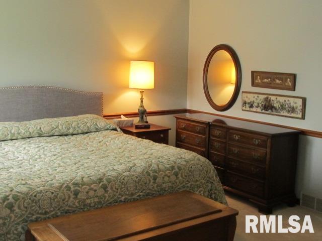 4865 Heatherstone Road Bettendorf, IA 52722 - Photo 17 of 25 Gallery Image 17