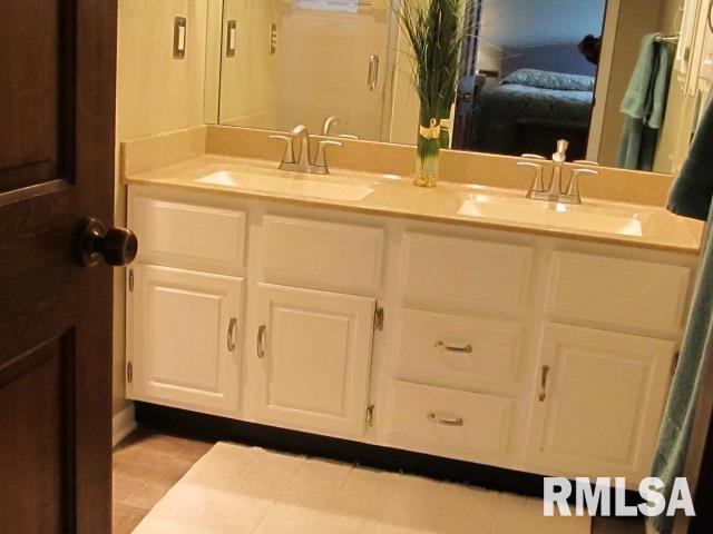4865 Heatherstone Road Bettendorf, IA 52722 - Photo 19 of 25 Gallery Image 19