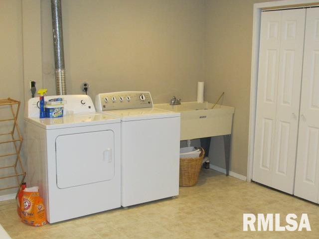 4865 Heatherstone Road Bettendorf, IA 52722 - Photo 22 of 25 Gallery Image 22
