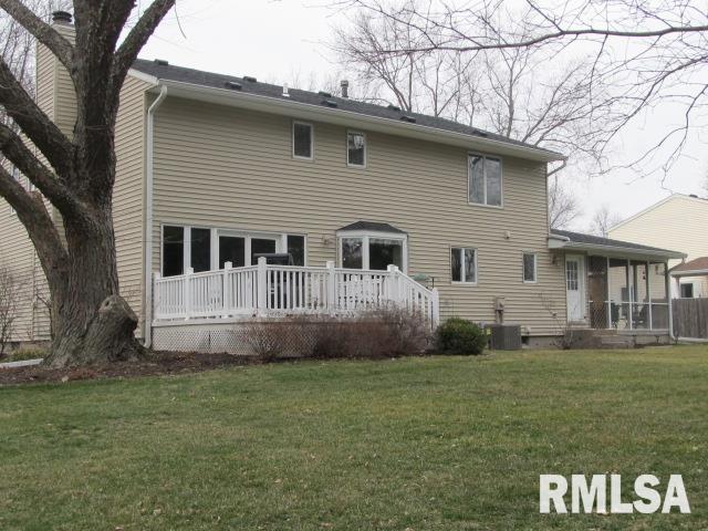 4865 Heatherstone Road Bettendorf, IA 52722 - Photo 3 of 25 Gallery Image 3