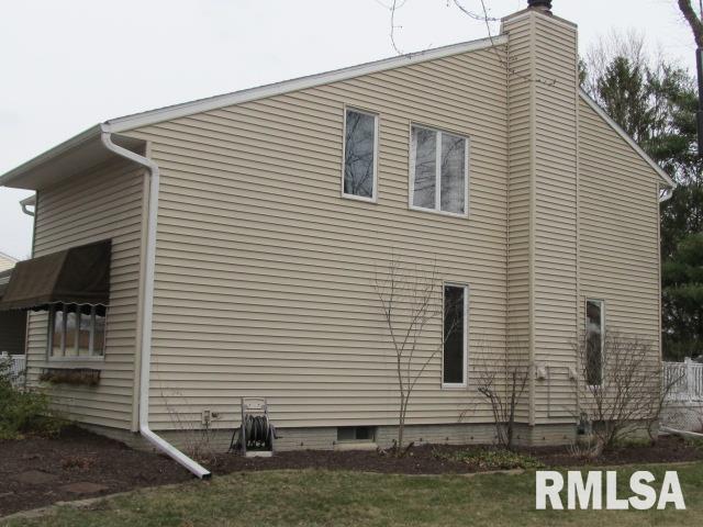 4865 Heatherstone Road Bettendorf, IA 52722 - Photo 4 of 25 Gallery Image 4