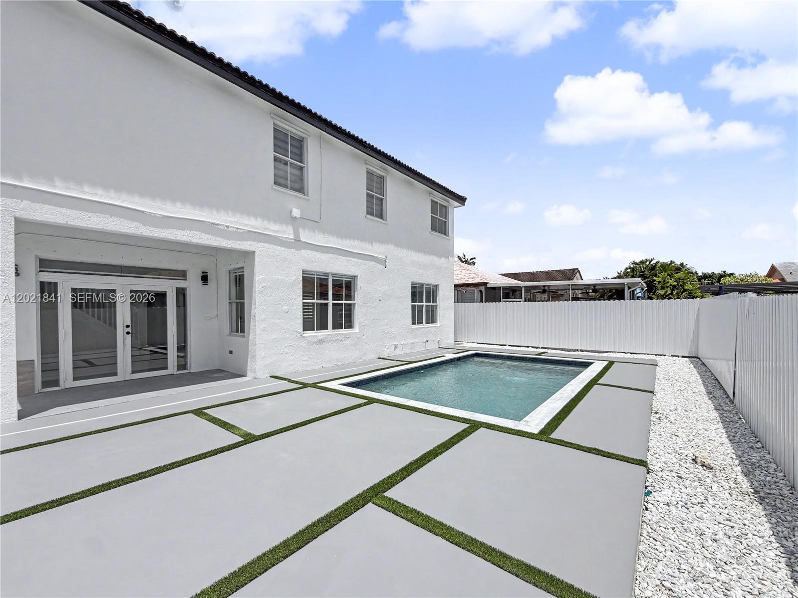 15486 Southwest 23rd Lane Miami, FL 33185 - Photo 6 of 33