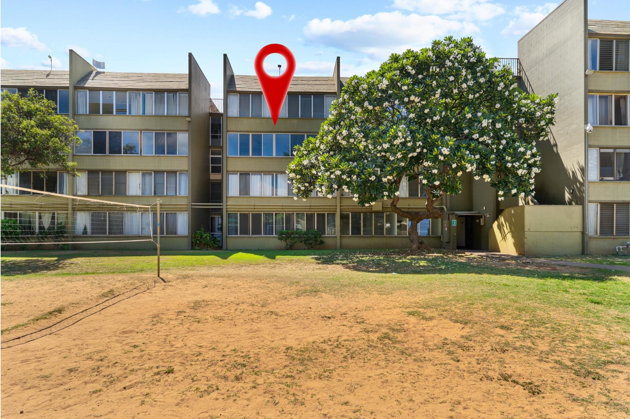 111 Kahului Beach Road, Unit D309 Kahului, HI 96732 - Photo 25 of 26 a backyard of a house with barbeque oven