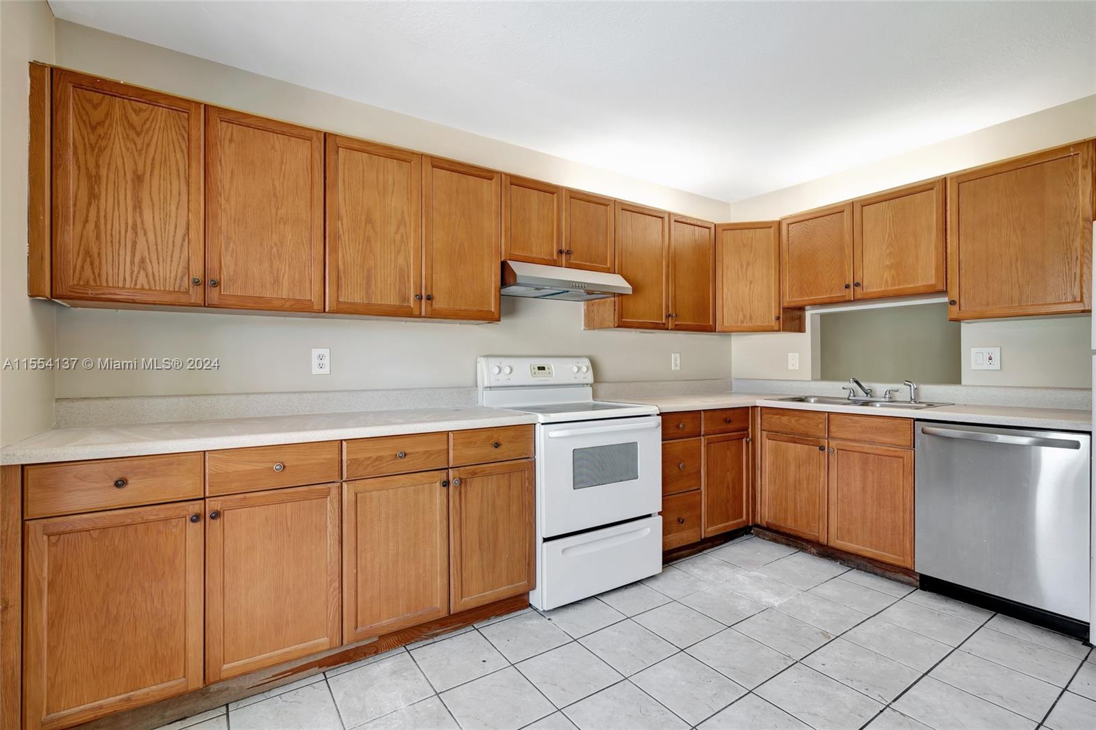 4488 Southeast Salvatori Road Stuart, FL 34997 - Photo 3 of 33 Gallery Image 3
