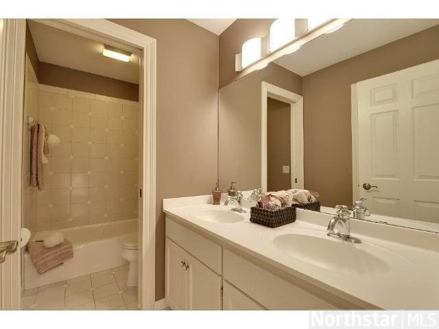 4273 Manor Ct Road Minnetonka, MN 55345 - Photo 14 of 18 Gallery Image 14