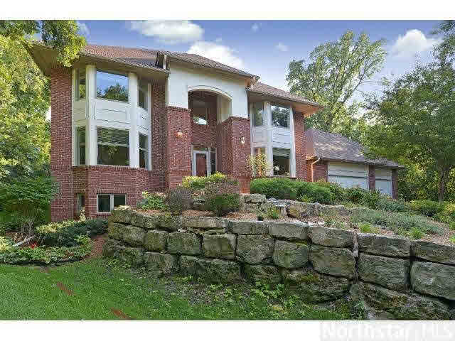 4273 Manor Ct Road Minnetonka, MN 55345 - Photo 2 of 18 Gallery Image 2