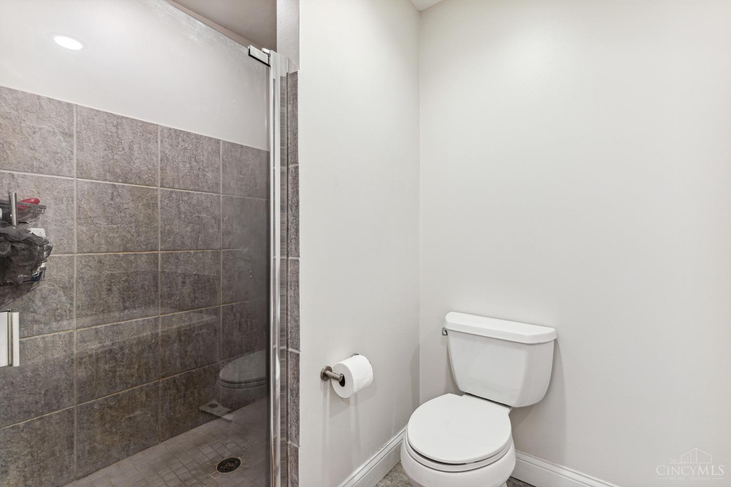 2260 Riverside Drive, Unit 205 Cincinnati, OH 45202 - Photo 27 of 37
