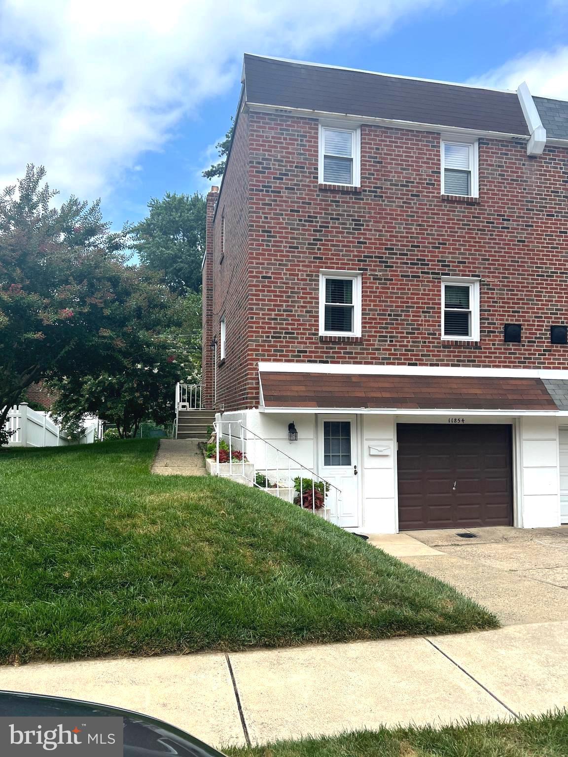11854 Sewell Road Philadelphia, PA 19116 - Photo 1 of 22 Home View