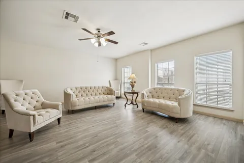 $295,000 | 7914 Stoneyway Drive, Houston, TX 77040