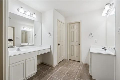 $289,000 | 7914 Stoneyway Drive, Houston, TX 77040