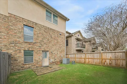 $295,000 | 7914 Stoneyway Drive, Houston, TX 77040