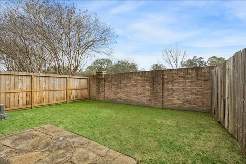 $289,000 | 7914 Stoneyway Drive, Houston, TX 77040