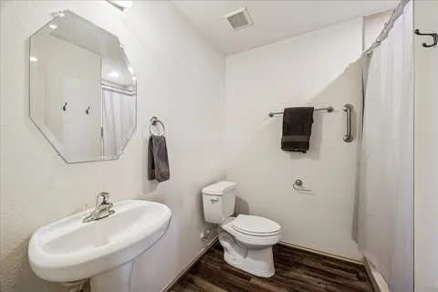 $295,000 | 7914 Stoneyway Drive, Houston, TX 77040