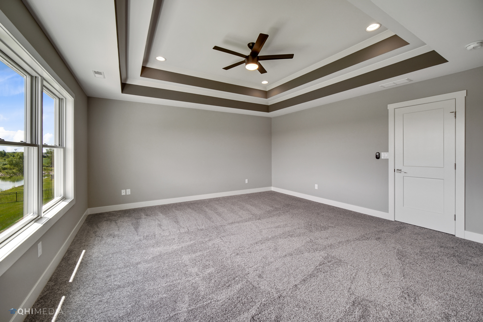 8233 Castle Drive Munster, IN 46321 - Photo 16 of 19 a view of an empty room with a window