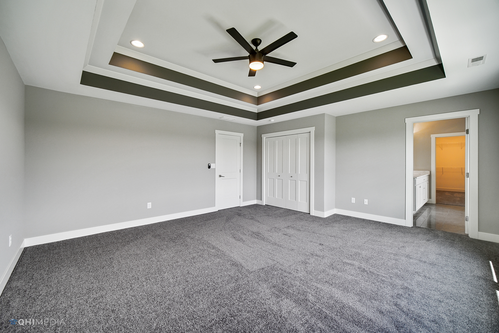 8233 Castle Drive Munster, IN 46321 - Photo 10 of 19 a view of an empty room