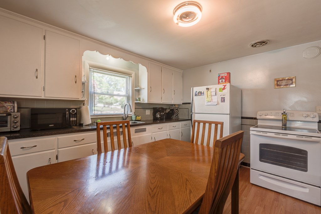 3870 Mendon Road Cumberland, RI 02864 - Photo 17 of 31